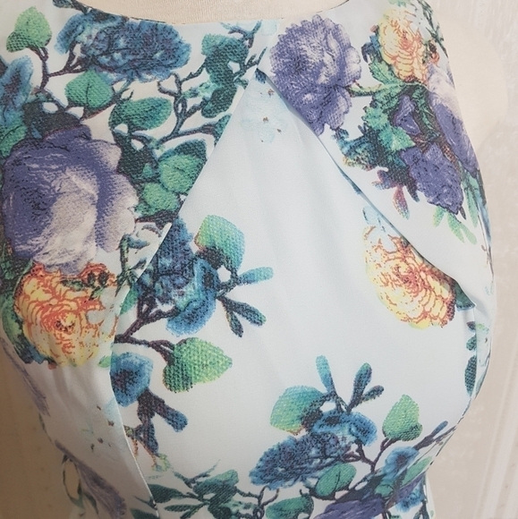 Darling Gabrielle Flared Floral Midi Dress - Picture 2 of 16
